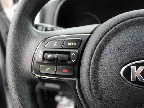 Used 2017 Kia Sportage LX image 15