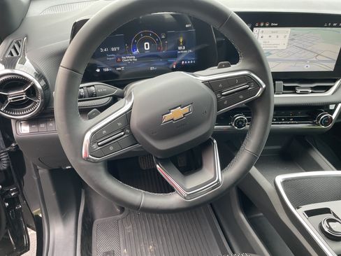 Used 2026 Chevrolet Equinox LT w/ LPO, Floor Liner Package AWD/4WD image 10