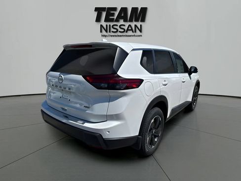 Used 2025 Nissan Rogue SV AWD/4WD image 7