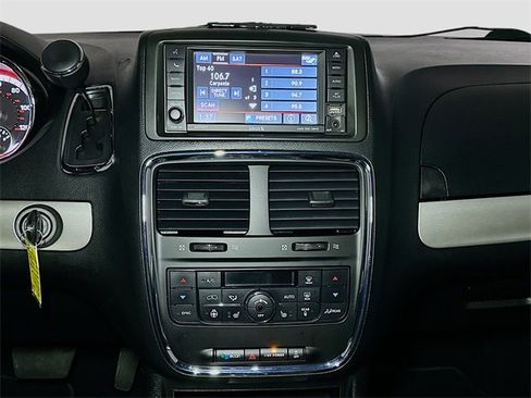 Used 2017 Dodge Grand Caravan GT image 12