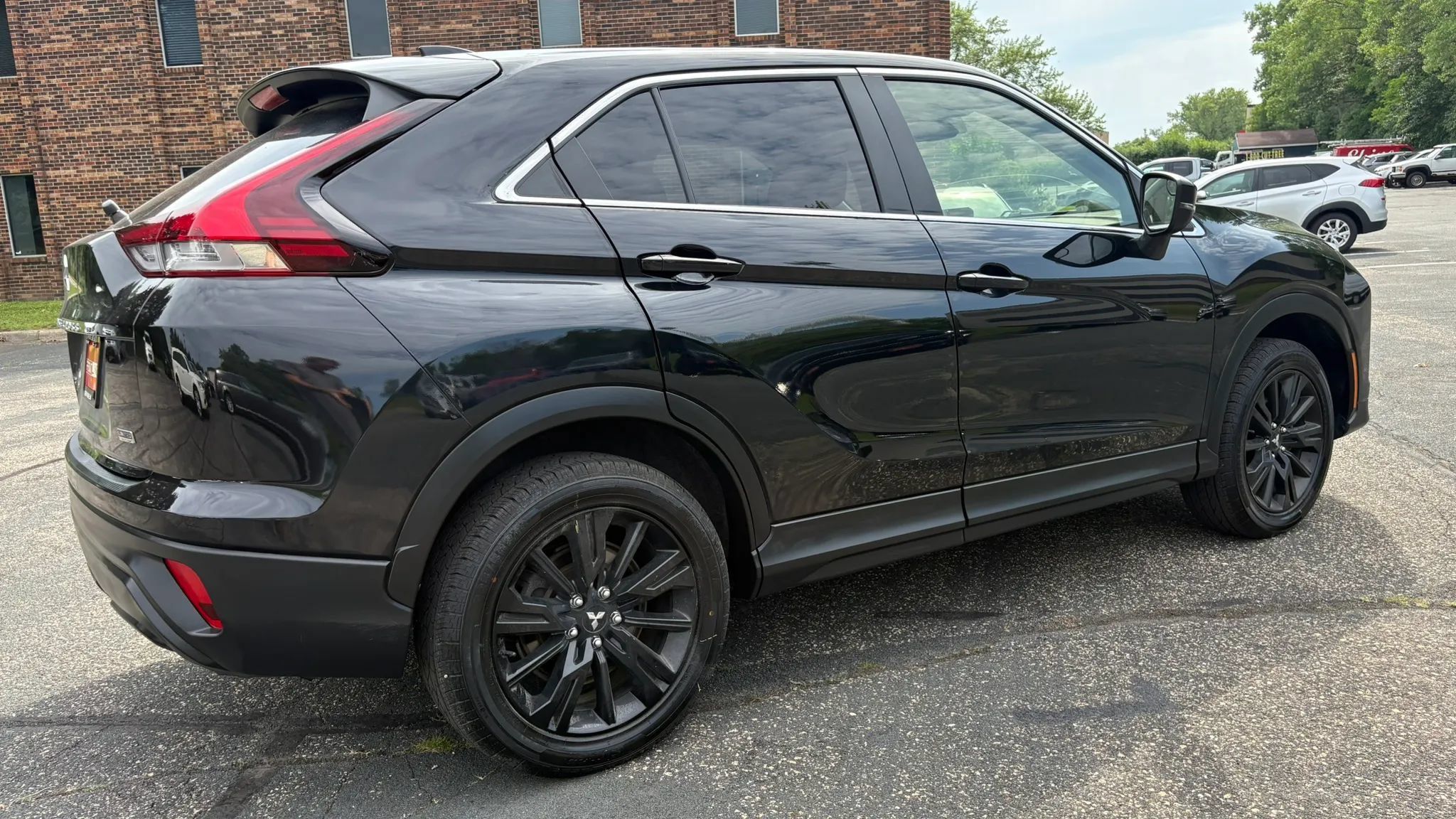 Used 2023 Mitsubishi Eclipse Cross LE AWD/4WD image 10