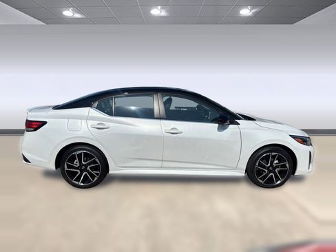 New 2025 Nissan Sentra SR w/ SR Premium Package image 8
