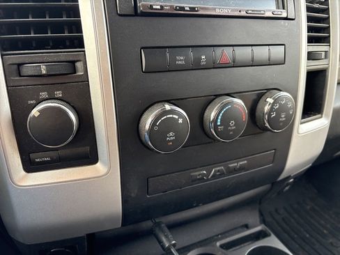 Used 2011 RAM 1500 Classic SLT image 25