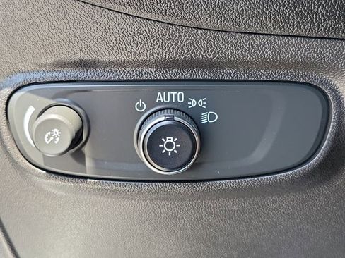 Used 2023 Chevrolet Equinox LT w/ Driver Convenience Package FWD image 12