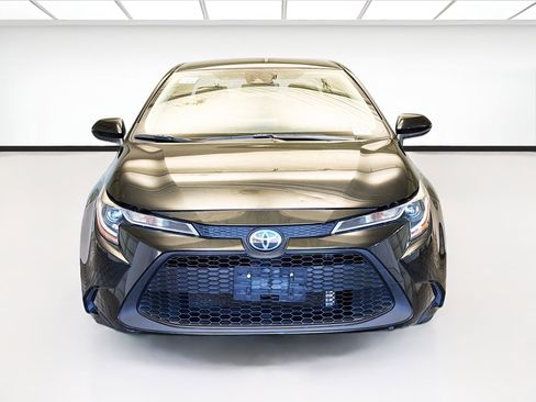 Used 2022 Toyota Corolla LE image 2