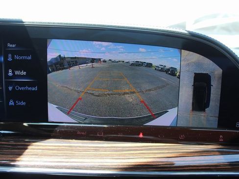 Used 2024 Cadillac Escalade Premium Luxury image 36