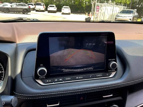Used 2023 Nissan Rogue S AWD/4WD image 25