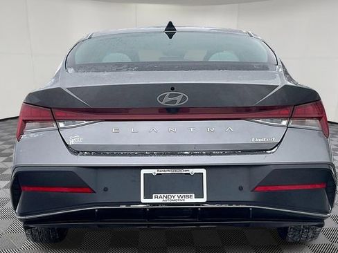 Certified 2024 Hyundai Elantra Limited image 5