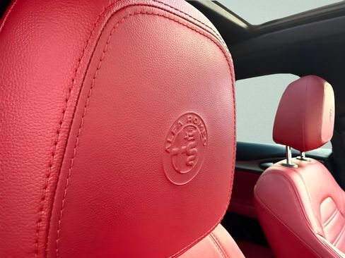 Used 2019 Alfa Romeo Stelvio Ti Sport w/ Quick Order Package 22S Sport AWD/4WD image 14