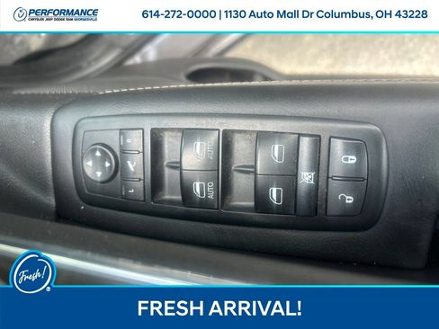 Used 2015 Jeep Grand Cherokee Overland w/ Advanced Technology Group AWD/4WD image 17