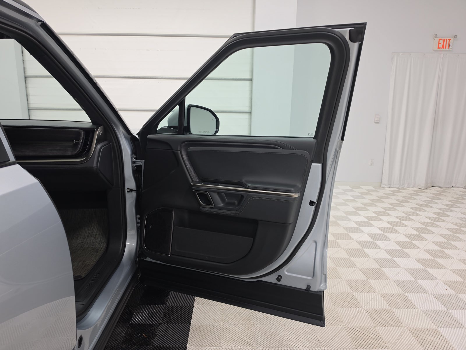 Used 2023 Rivian R1S Adventure Quad AWD/4WD image 18