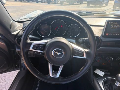 Used 2017 MAZDA MX-5 Miata Club w/ Brembo/BBS Package RWD image 12