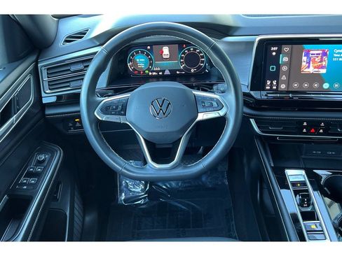 Used 2024 Volkswagen Atlas Cross Sport SE image 16