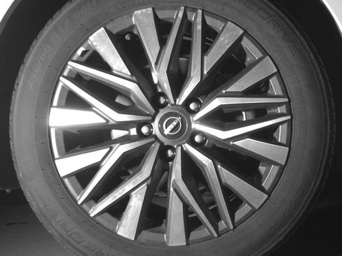 Used 2025 Nissan Altima 2.5 SV FWD image 13