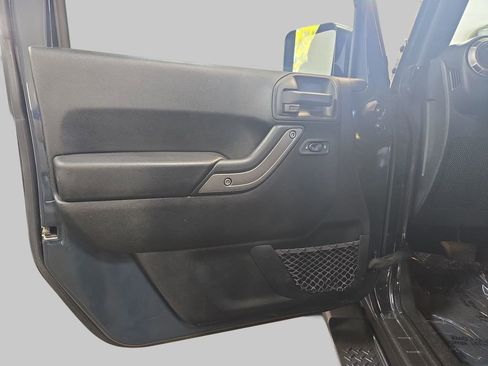 Used 2018 Jeep Wrangler Unlimited Sport S AWD/4WD image 27