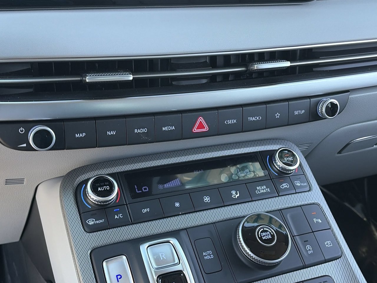 Certified 2025 Hyundai Palisade SEL FWD image 25