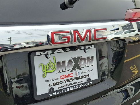 Certified 2023 GMC Acadia SLT w/ Preferred Package image 31