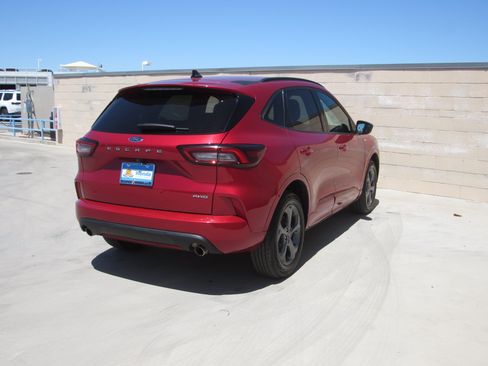 Used 2024 Ford Escape ST-Line AWD/4WD image 5