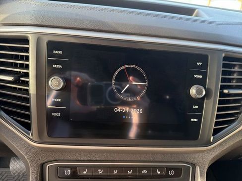 Used 2020 Volkswagen Atlas Cross Sport SE w/ Panoramic Sunroof Package image 20