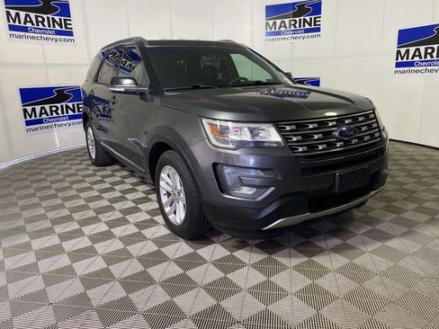 Used 2017 Ford Explorer XLT FWD image 1