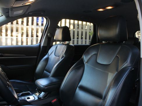 Used 2020 Kia Telluride LX image 16