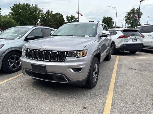 Used 2018 Jeep Grand Cherokee Limited AWD/4WD image 3