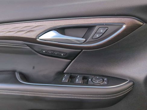 Used 2023 Buick Envision Avenir image 24