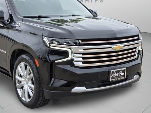 Used 2022 Chevrolet Suburban High Country w/ Max Trailering Package AWD/4WD image 31