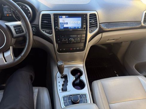 Used 2011 Jeep Grand Cherokee Laredo AWD/4WD image 8