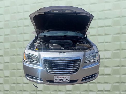 Used 2014 Chrysler 300 RWD image 28