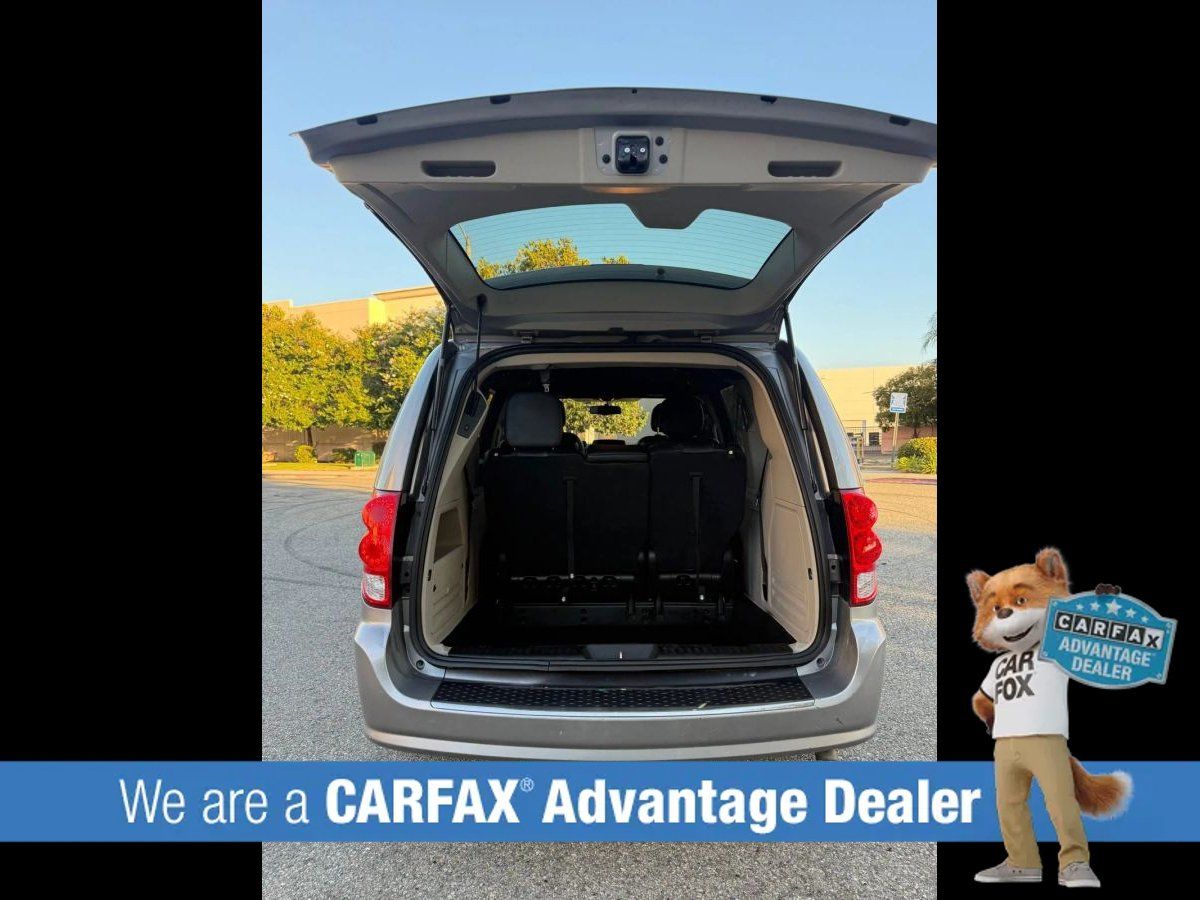 Used 2018 Dodge Grand Caravan SXT FWD image 25
