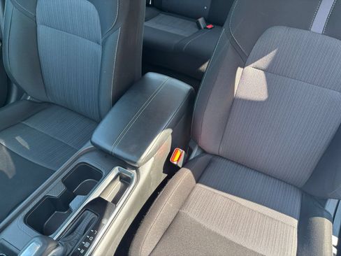 Used 2025 Nissan Sentra SV FWD image 34