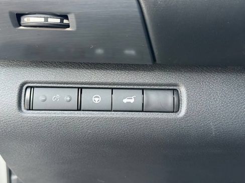 Used 2023 Nissan Pathfinder SL AWD/4WD image 21
