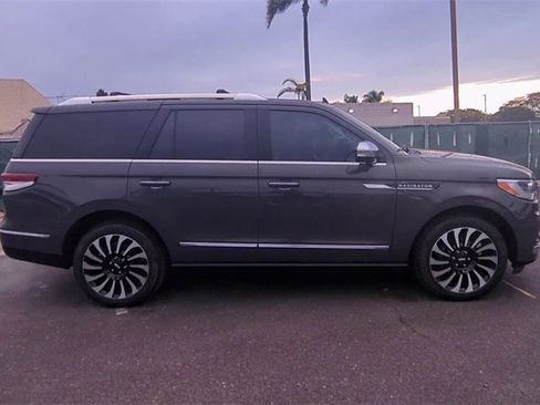 Used 2023 Lincoln Navigator Black Label image 10