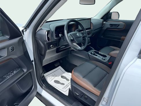 Used 2025 Ford Bronco Sport Outer Banks w/ Outer Banks Tech Package+ AWD/4WD image 8
