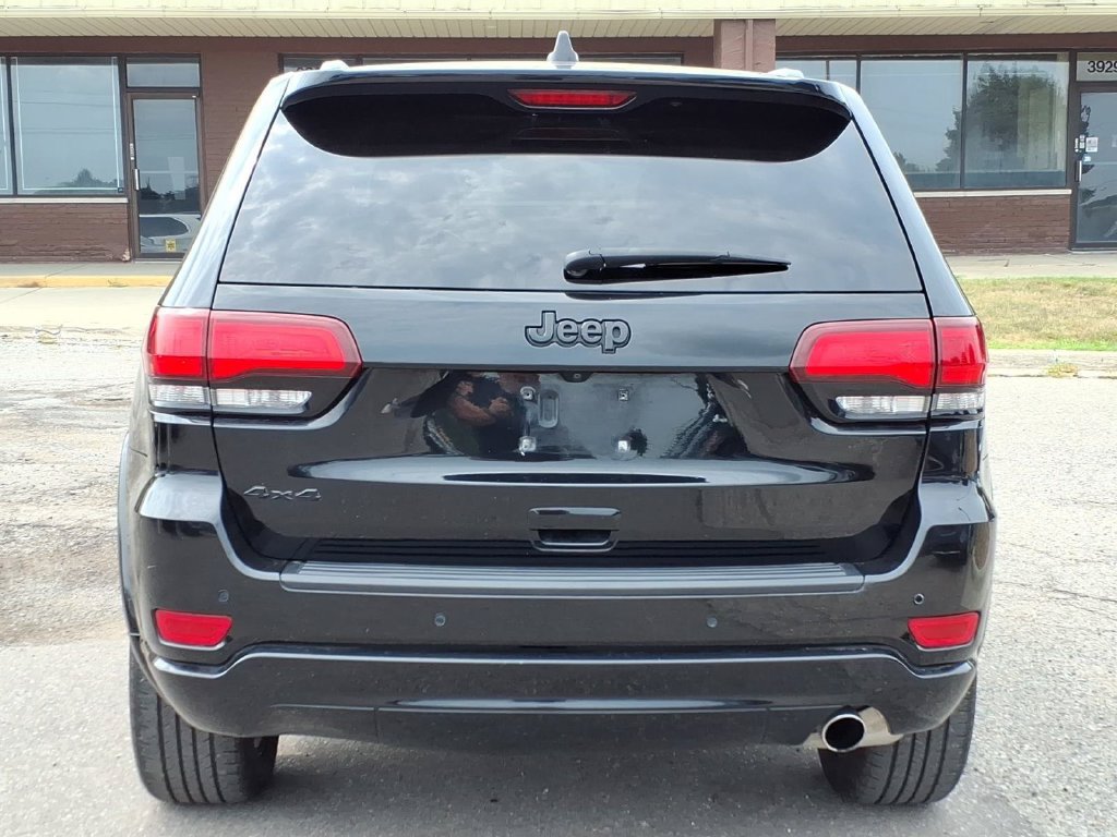 Used 2019 Jeep Grand Cherokee Altitude AWD/4WD image 4