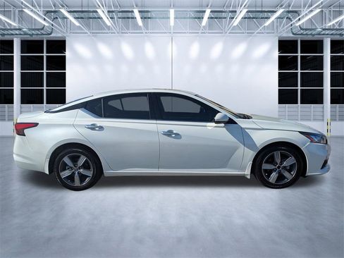 Used 2022 Nissan Altima 2.5 SL image 3