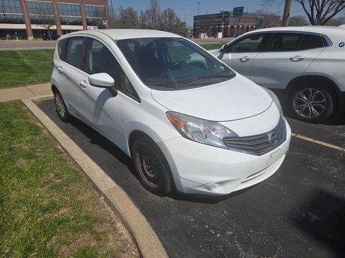 Used 2016 Nissan Versa Note SV image 2