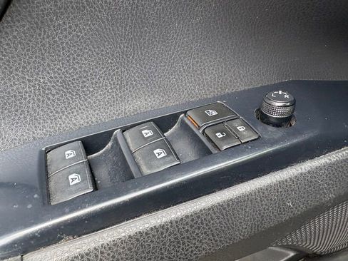 Used 2018 Toyota Camry LE image 26