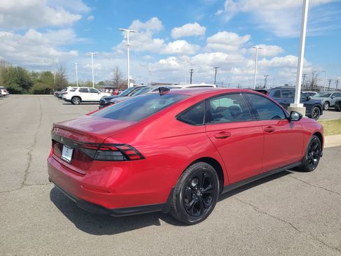 Certified 2025 Honda Accord SE image 3