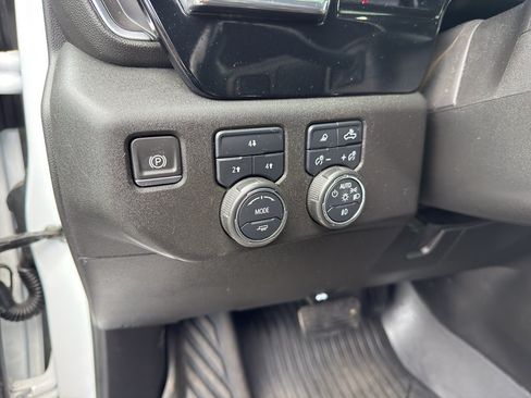 Used 2024 Chevrolet Silverado 2500 LT w/ Convenience Package AWD/4WD image 12