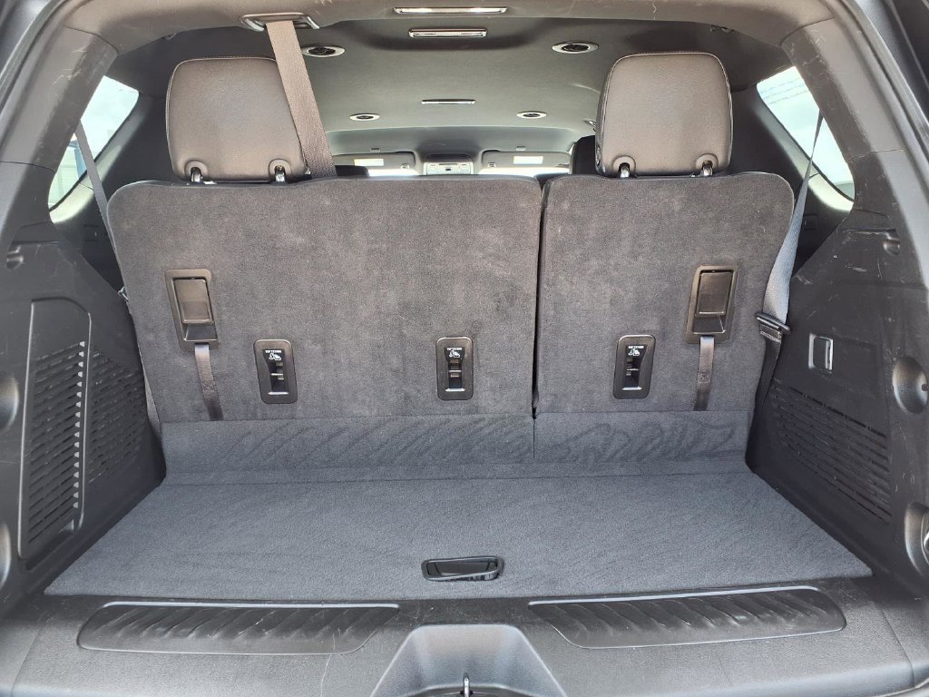 Used 2024 Chevrolet Tahoe LT RWD image 11