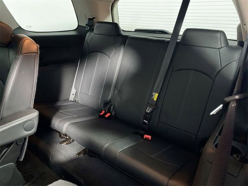 Used 2017 GMC Acadia Limited SLT image 24