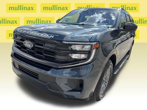 Certified 2025 Ford Expedition Max Active image 10