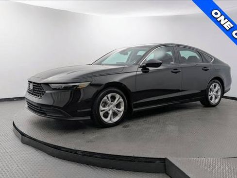 Used 2025 Honda Accord LX image 2