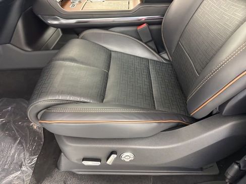 New 2025 Lincoln Navigator Black Label image 18