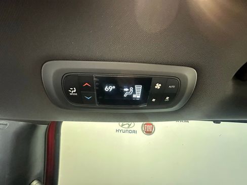 New 2025 Chrysler Pacifica Select w/ Fav Edition Package image 25