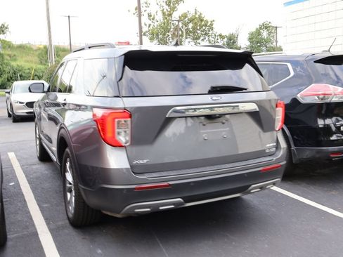 Used 2021 Ford Explorer XLT w/ Equipment Group 202A AWD/4WD image 5
