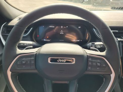 New 2025 Jeep Grand Cherokee L Altitude image 24
