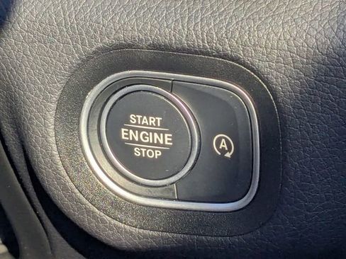 Used 2025 Mercedes-Benz GLS 450 4MATIC image 26